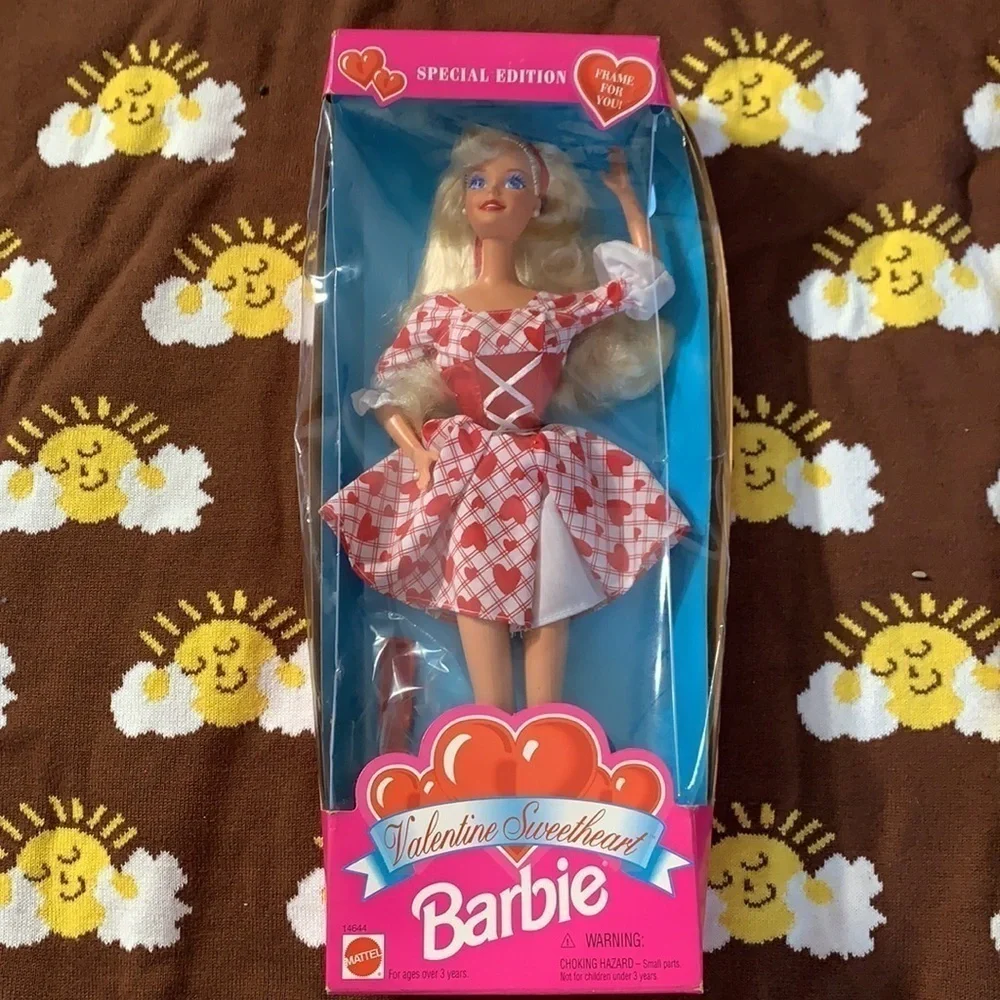 Vintage 1995 Mattel Valentine’s Day sweetheart Barbie special edition blonde